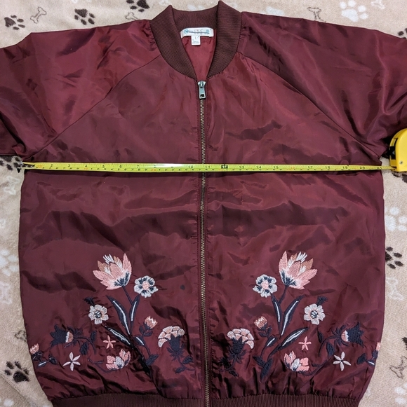 *LOVE FIRE FLORAL EMBROIDERED BURGUNDY SATIN BOMBER JACKET LIGHT WEIGHT ZIPFRONT - Picture 7 of 9